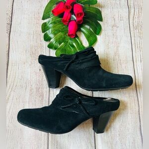 Naturalizer Jotham Women’s Black Suede Bow Heeled Mules Size 9M